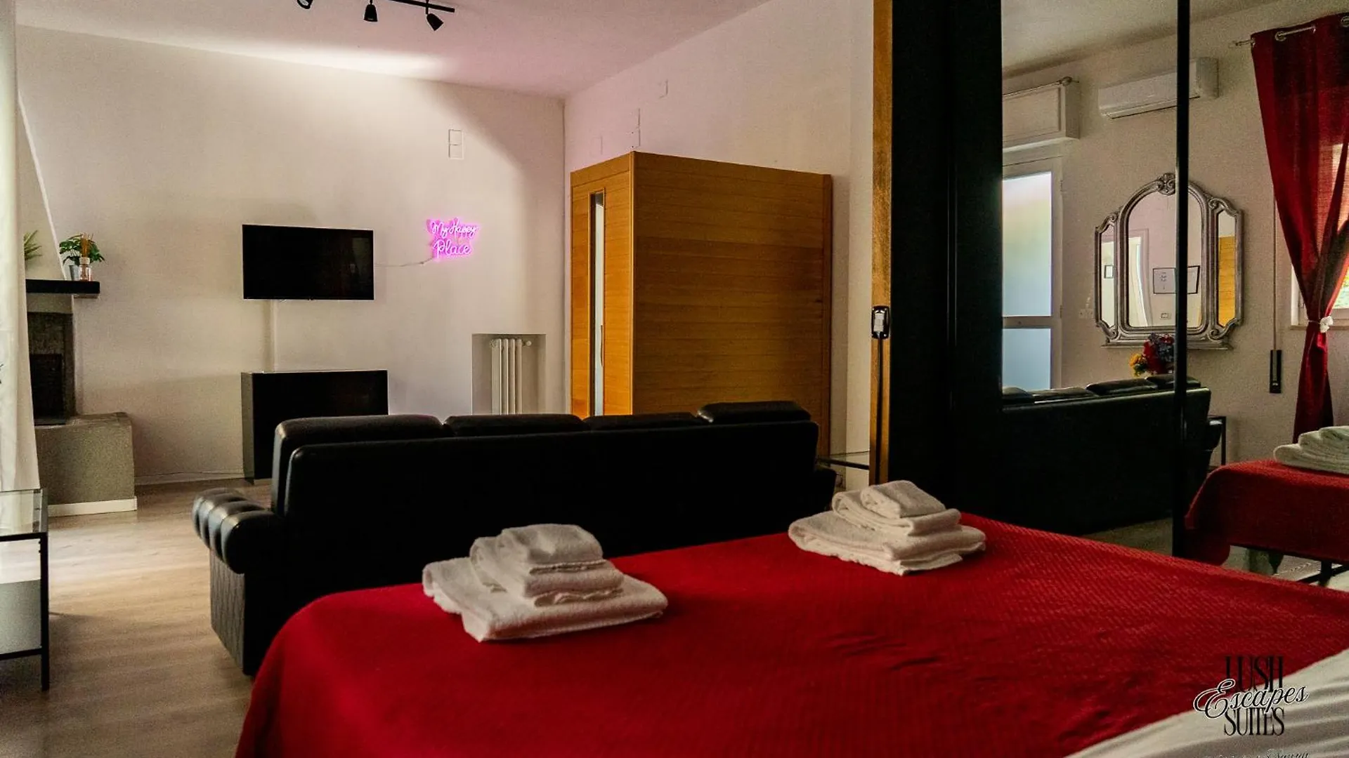 Lush Escape Suites - Hottube And Sauna Bari