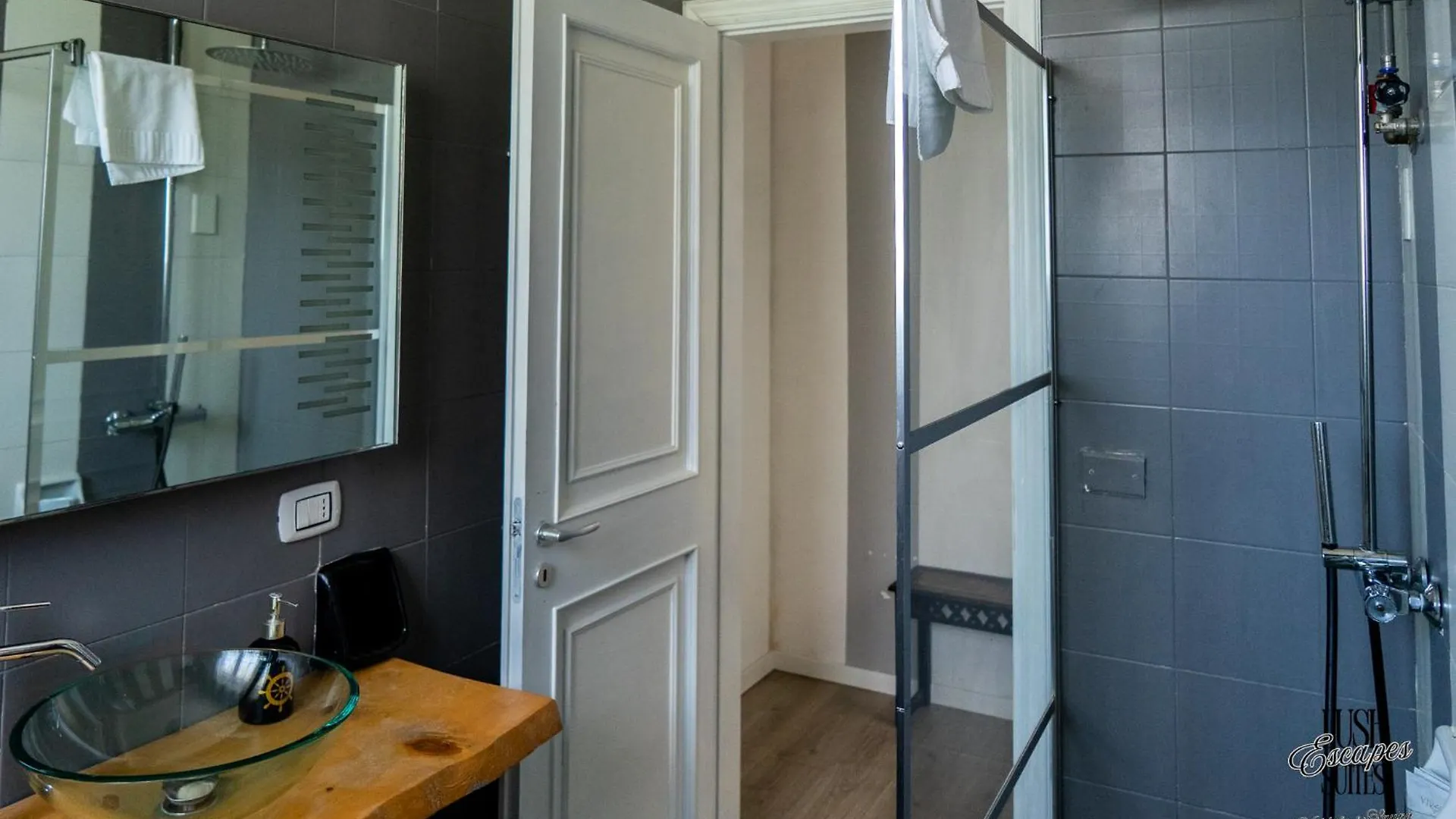 Lush Escape Suites - Hottube And Sauna Bari