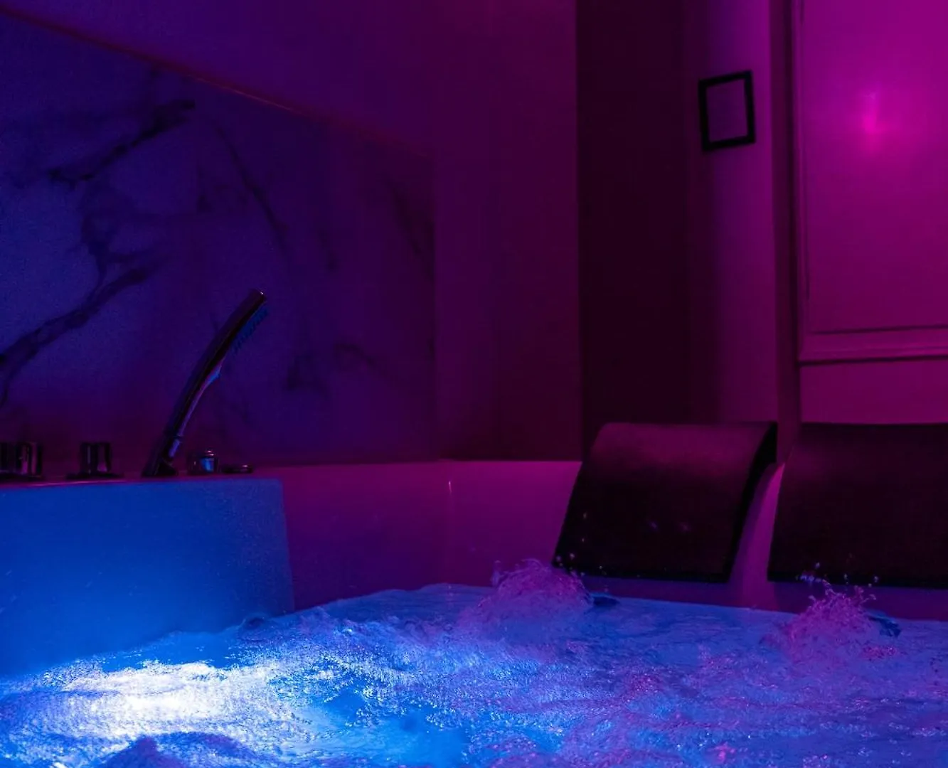 Apartmán Lush Escape Suites - Hottube And Sauna Bari Itálie