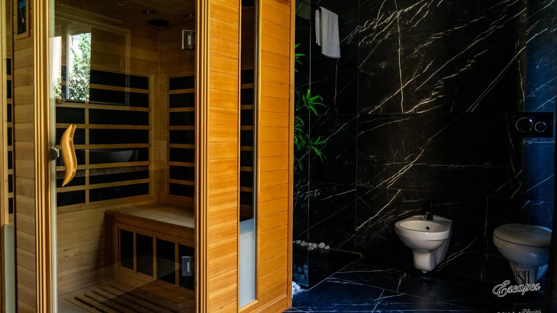 Lush Escape Suites - Hottube And Sauna Bari